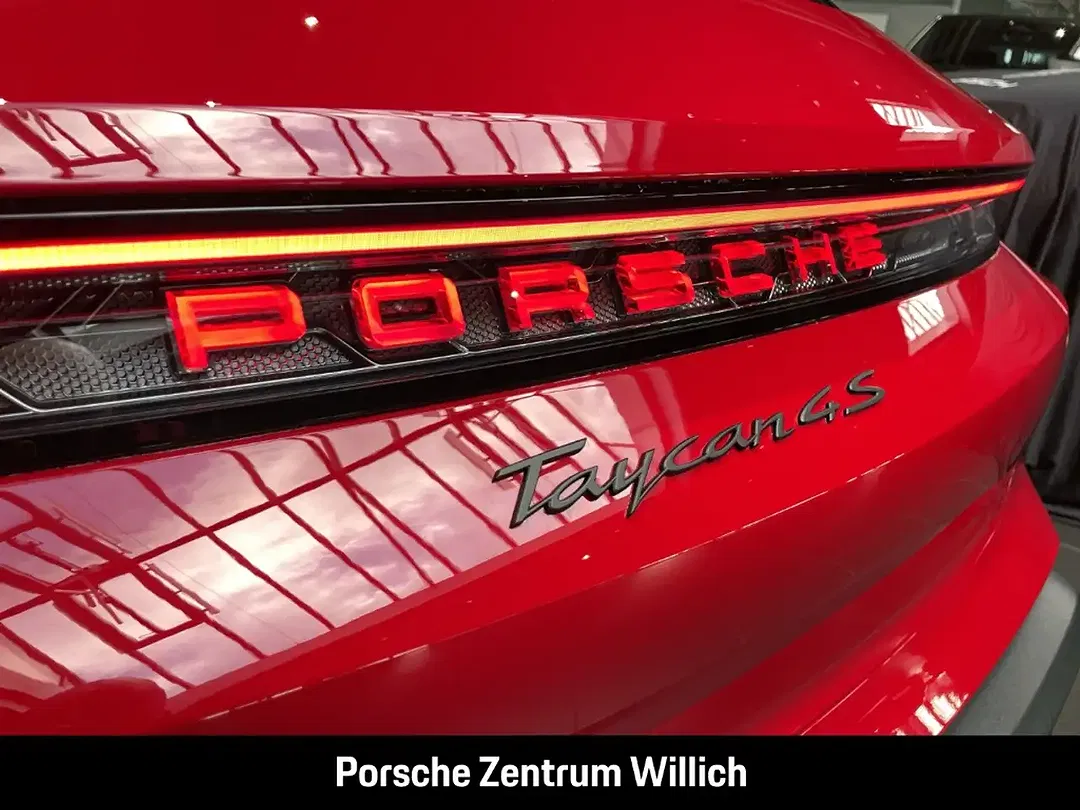 Porsche Taycan - Thumbnail 10