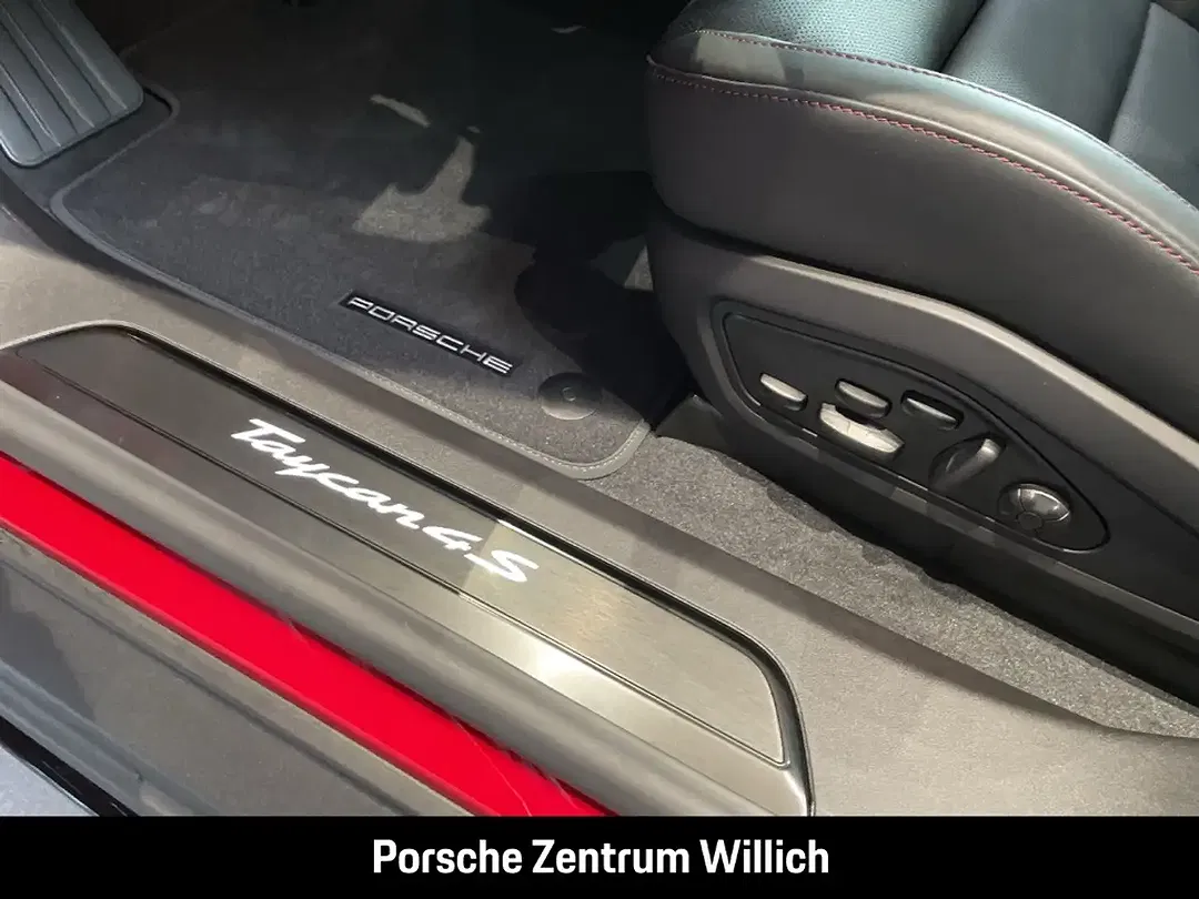 Porsche Taycan - Thumbnail 13