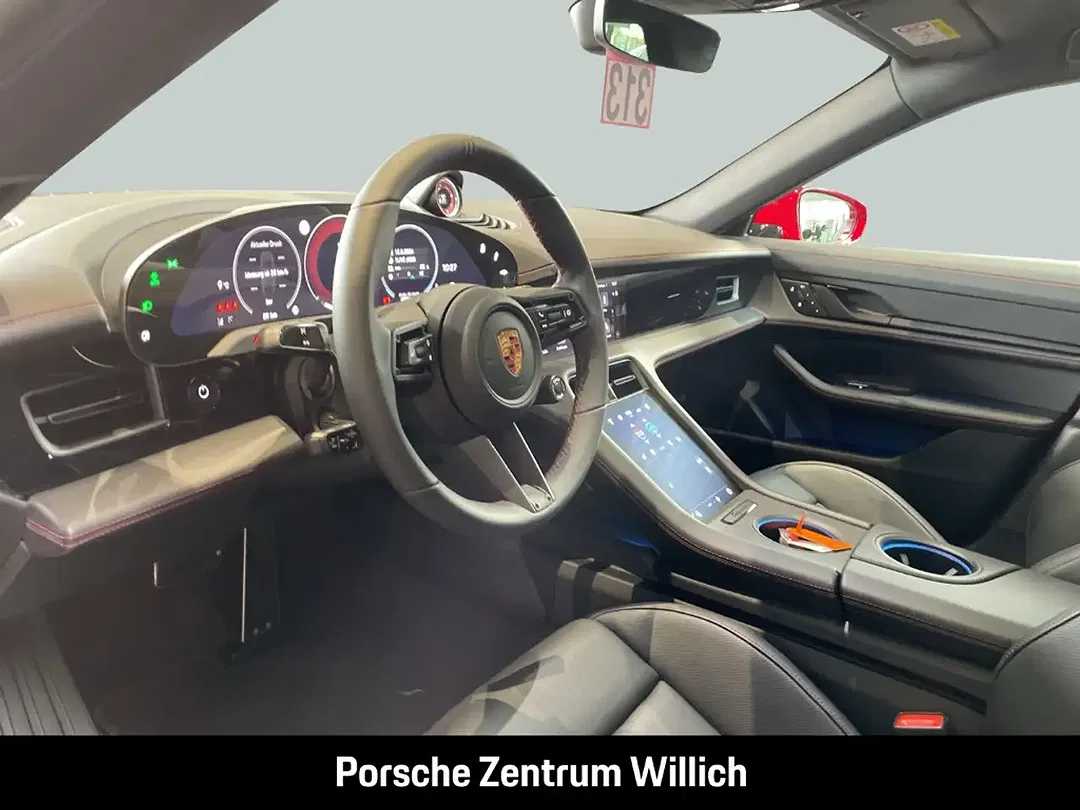 Porsche Taycan - Thumbnail 7