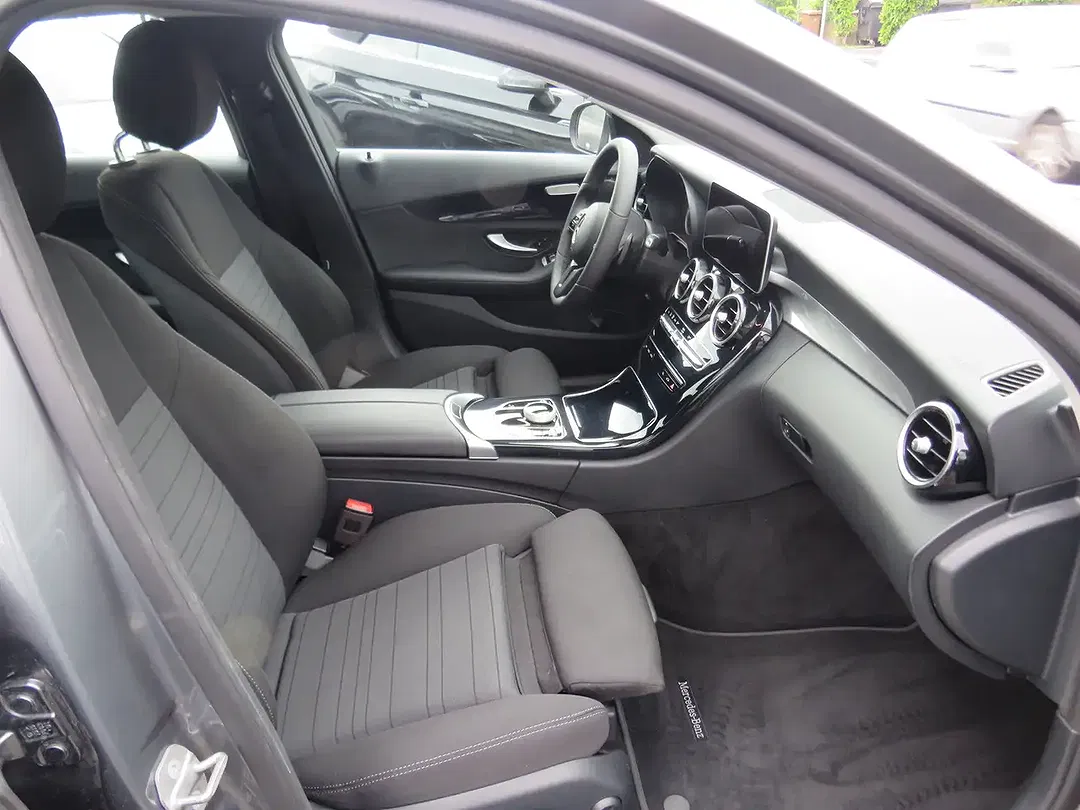 Mercedes-Benz C 300 - Thumbnail 9