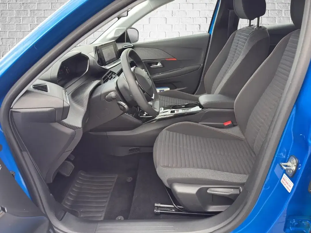 Peugeot 208 - Thumbnail 12