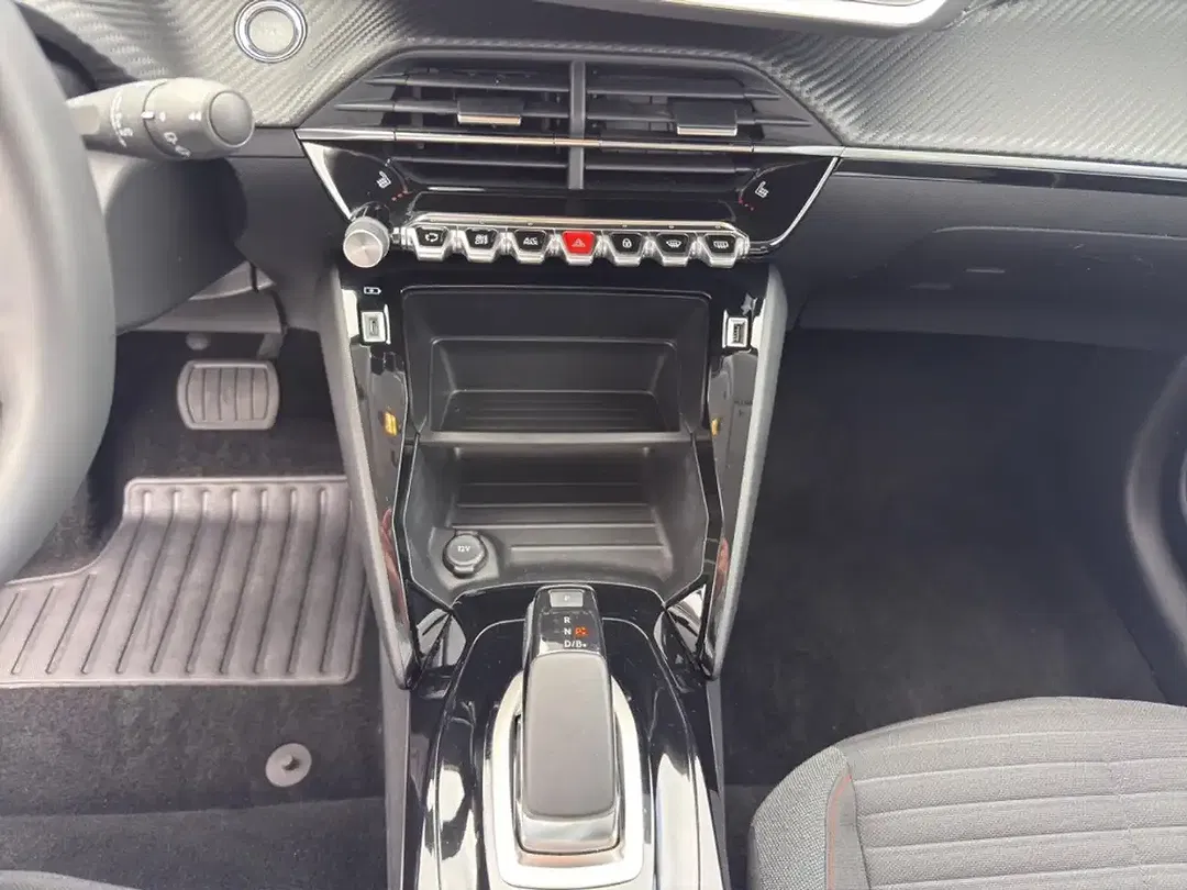 Peugeot 208 - Thumbnail 17