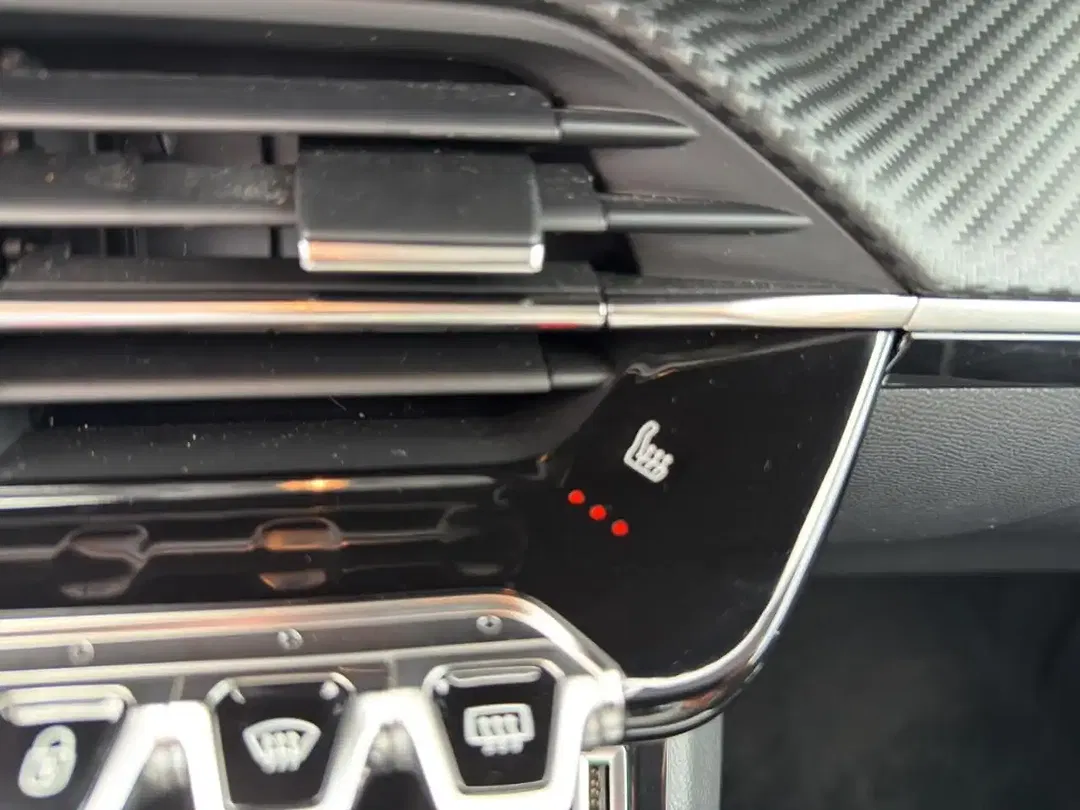 Peugeot 208 - Thumbnail 18