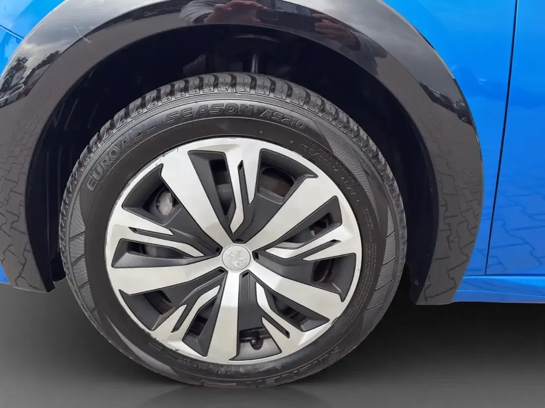 Peugeot 208 - Thumbnail 23