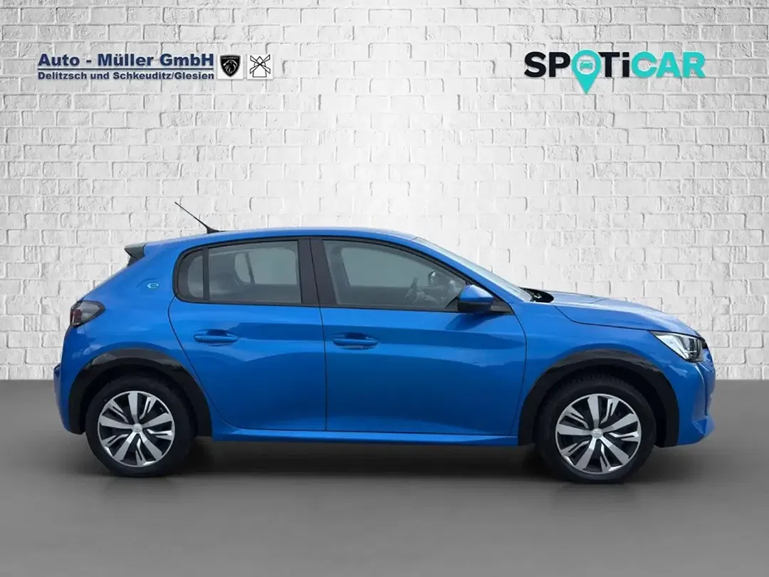 Peugeot 208 - Thumbnail 4