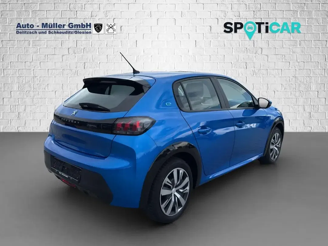 Peugeot 208 - Thumbnail 5
