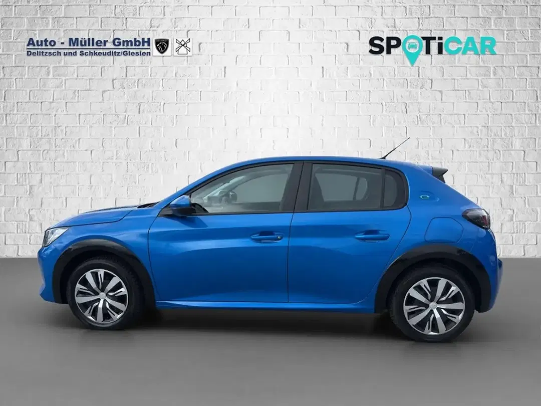 Peugeot 208 - Thumbnail 9