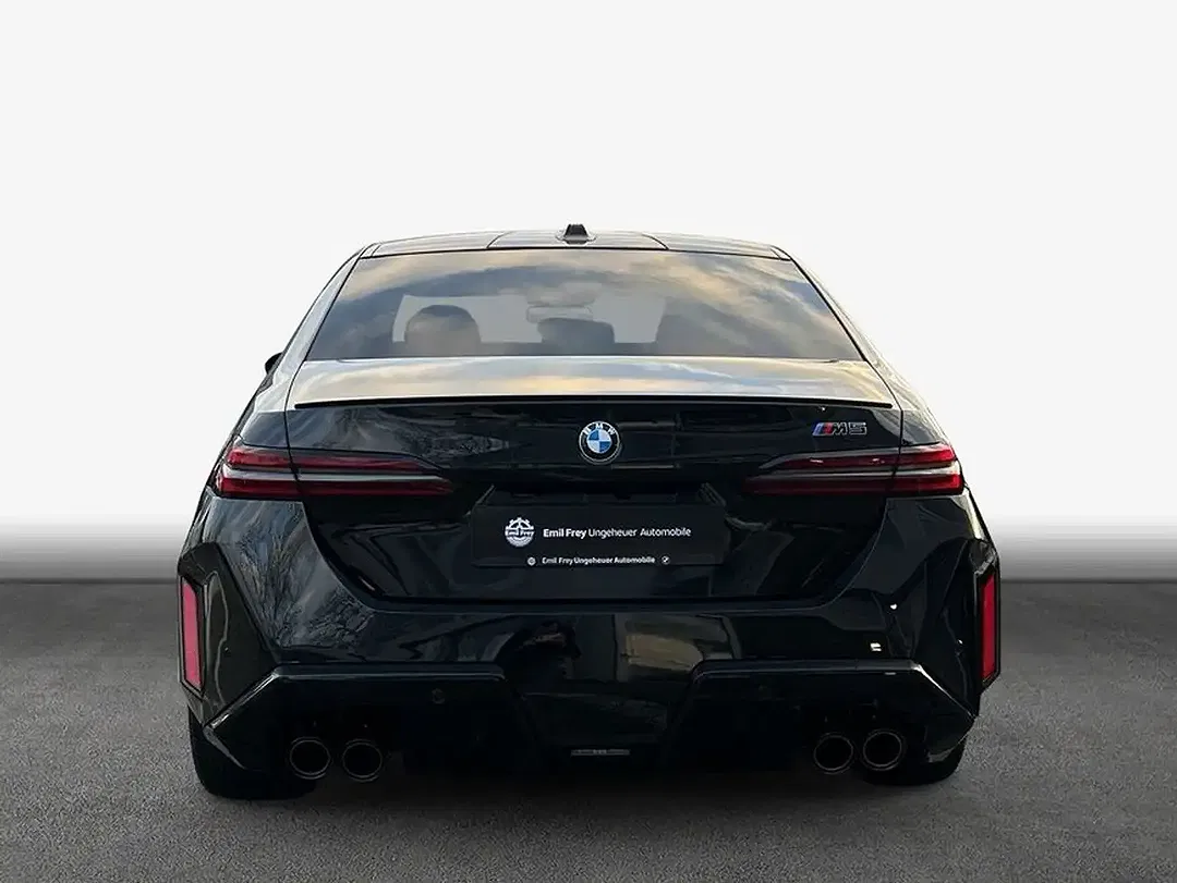 BMW M5 - Thumbnail 6