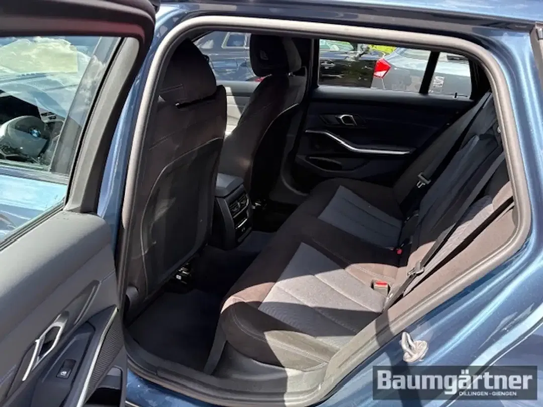 BMW 330 - Thumbnail 10