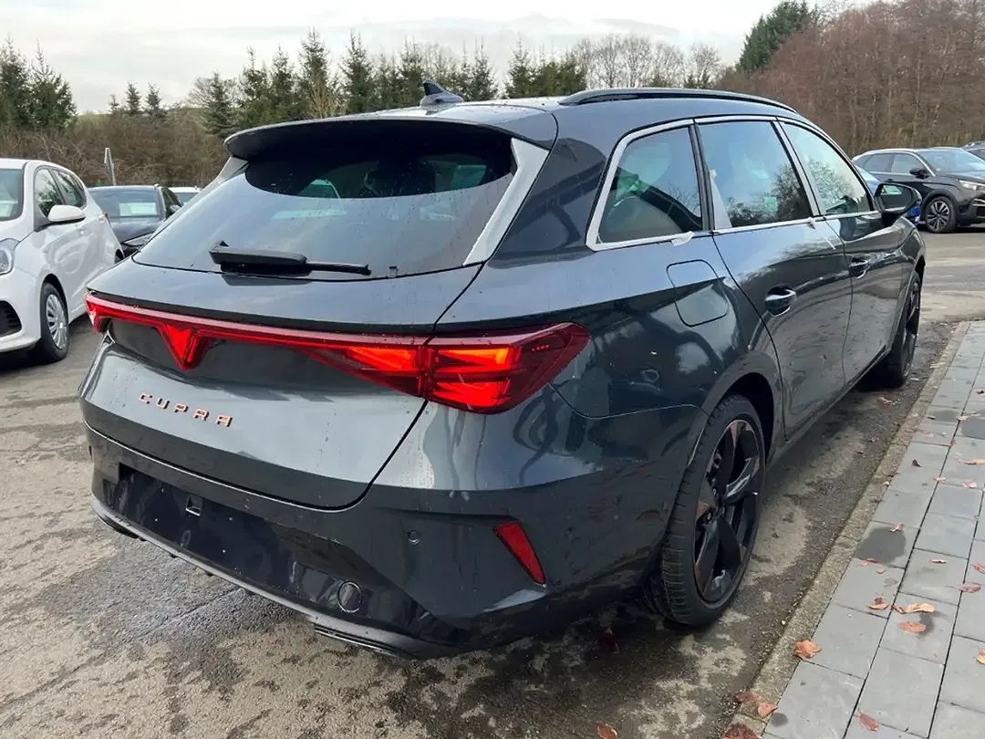 CUPRA Leon - Thumbnail 4