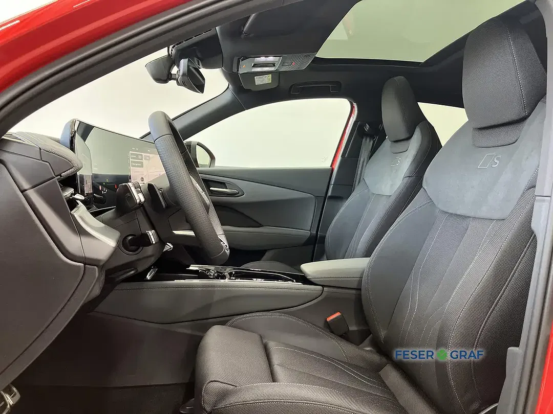 Audi Q3 - Thumbnail 11