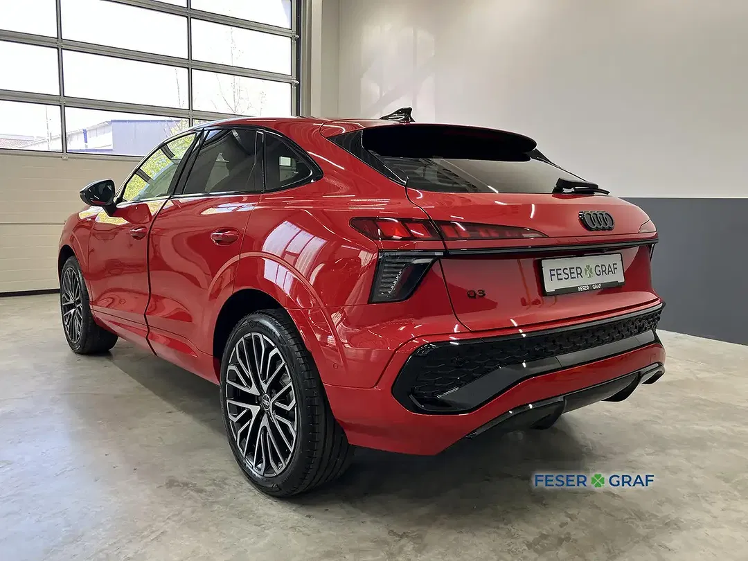Audi Q3 - Thumbnail 9