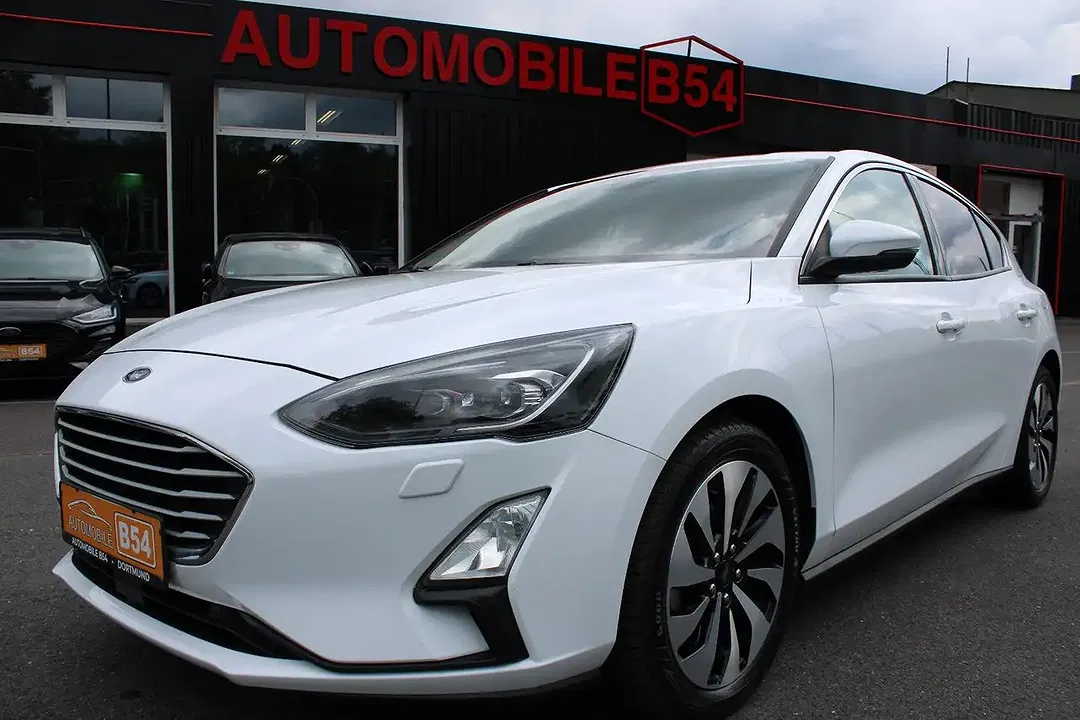 Ford Focus - Thumbnail 1
