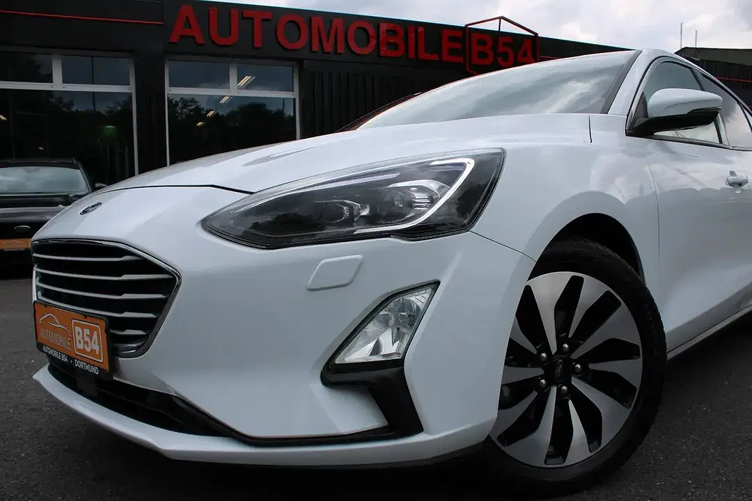 Ford Focus - Thumbnail 10