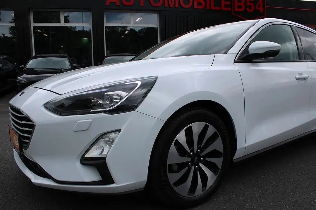Ford Focus - Thumbnail 13