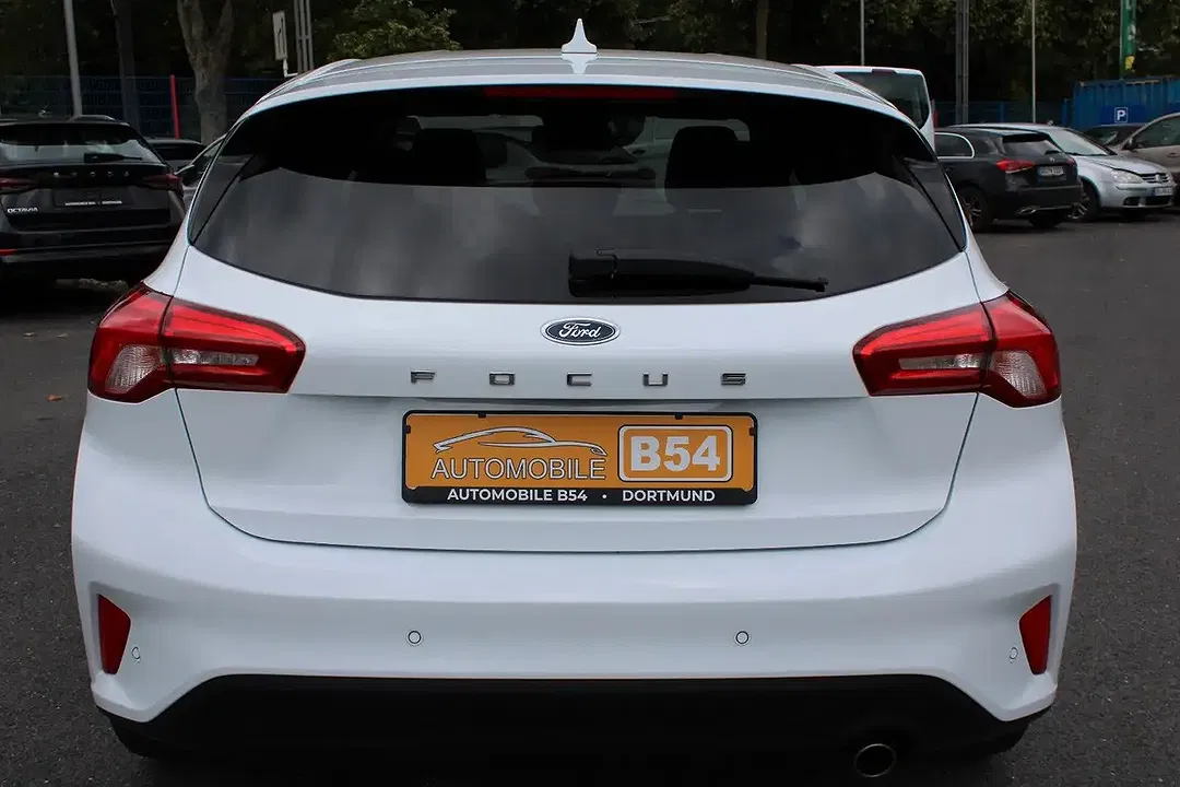 Ford Focus - Thumbnail 6
