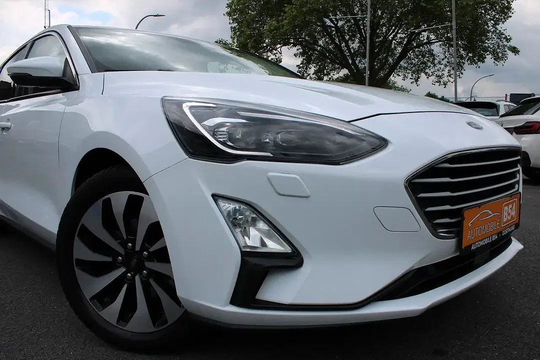 Ford Focus - Thumbnail 9