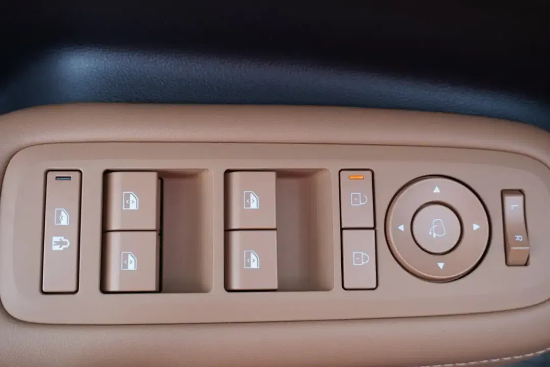 Hyundai SANTA FE - Thumbnail 14