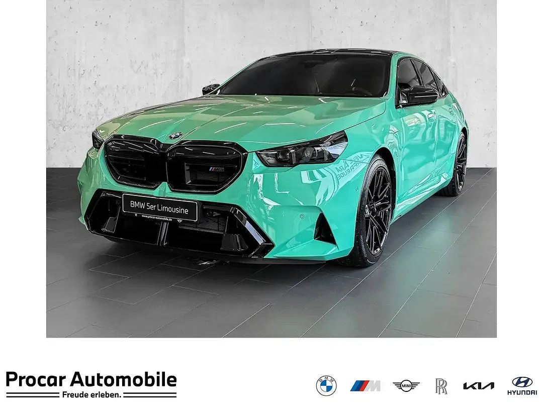 BMW M5 - Thumbnail 1