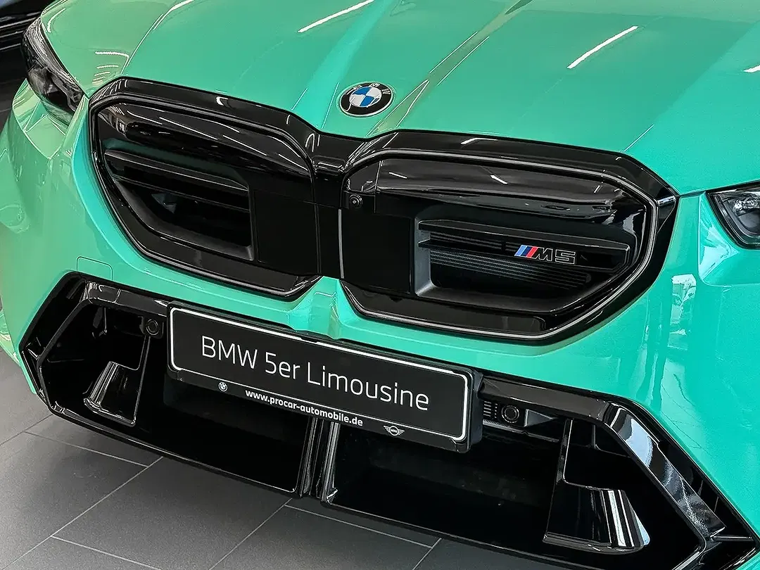 BMW M5 - Thumbnail 17