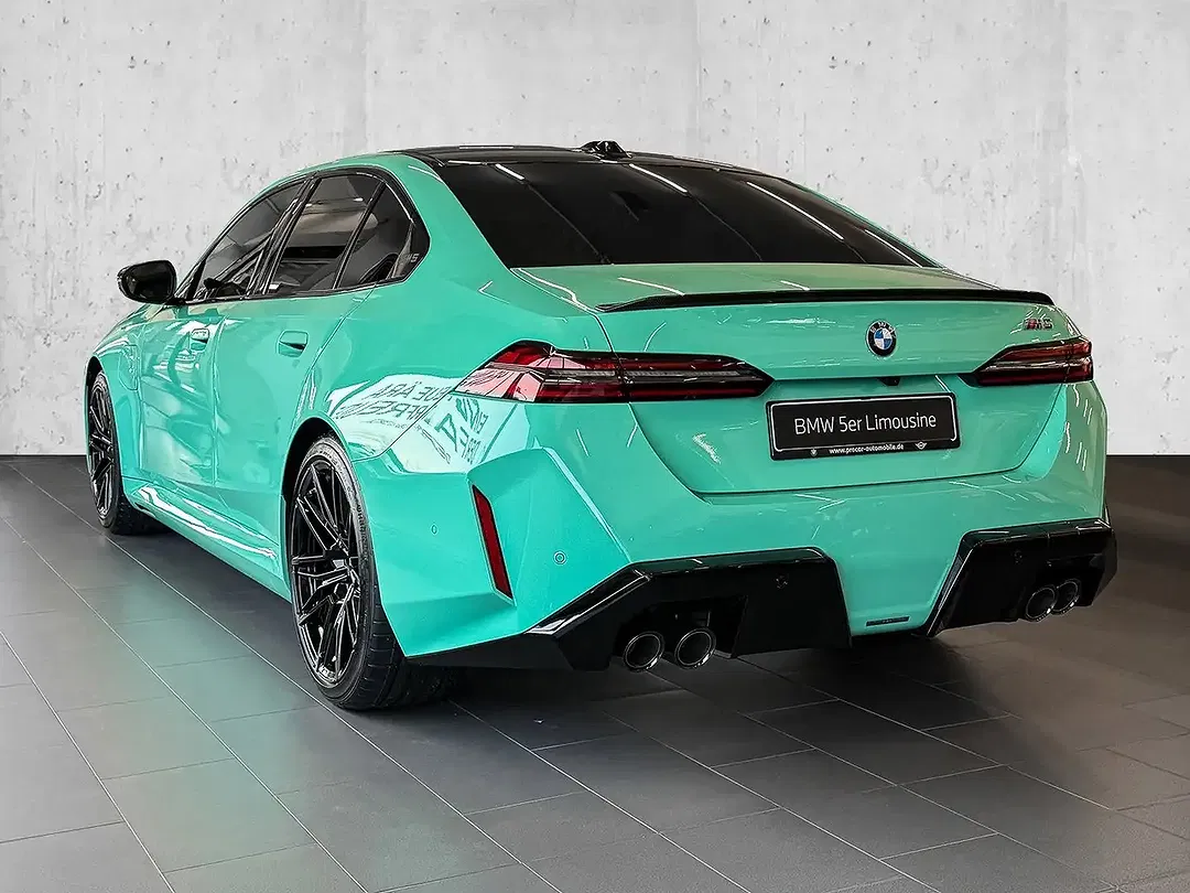 BMW M5 - Thumbnail 2