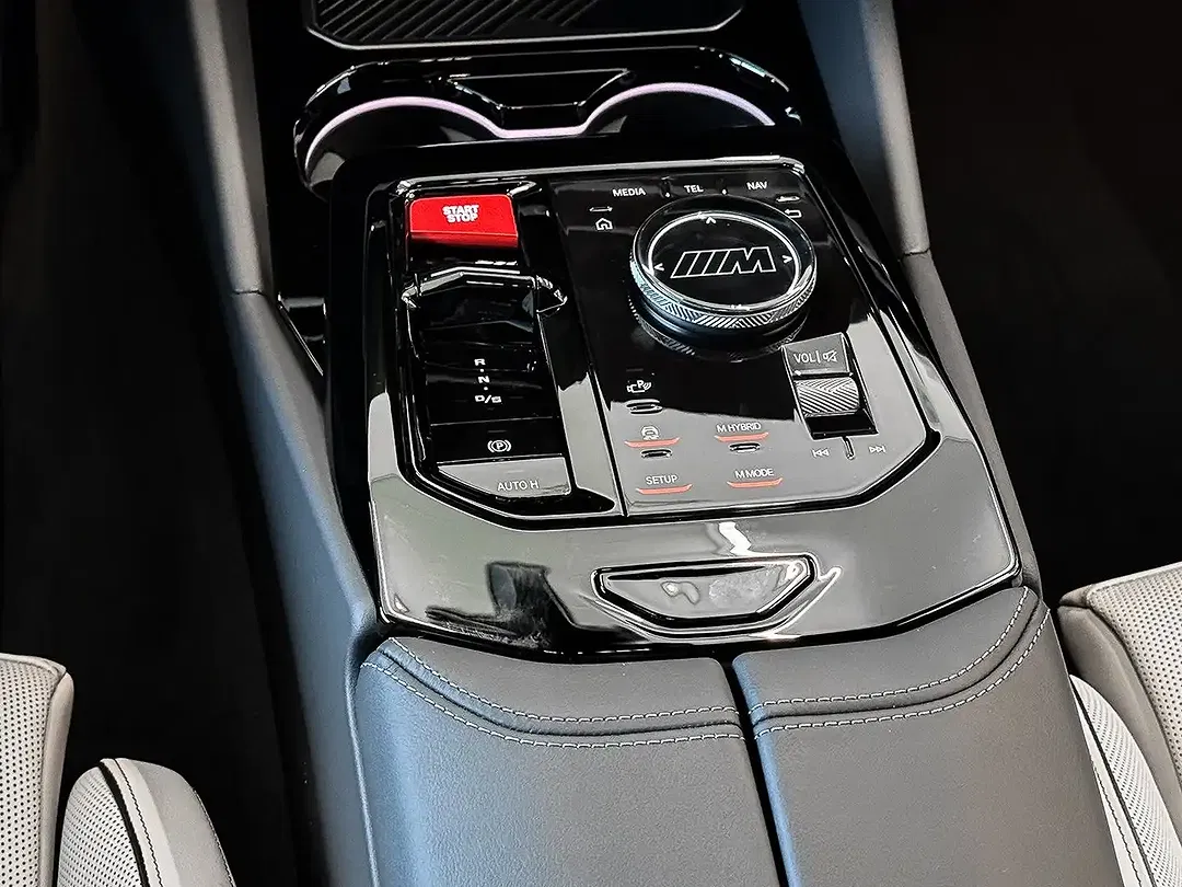 BMW M5 - Thumbnail 9