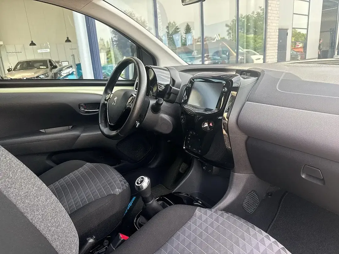 Peugeot 108 - Thumbnail 16