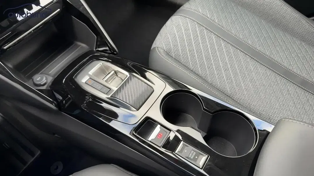 Peugeot 208 - Thumbnail 14