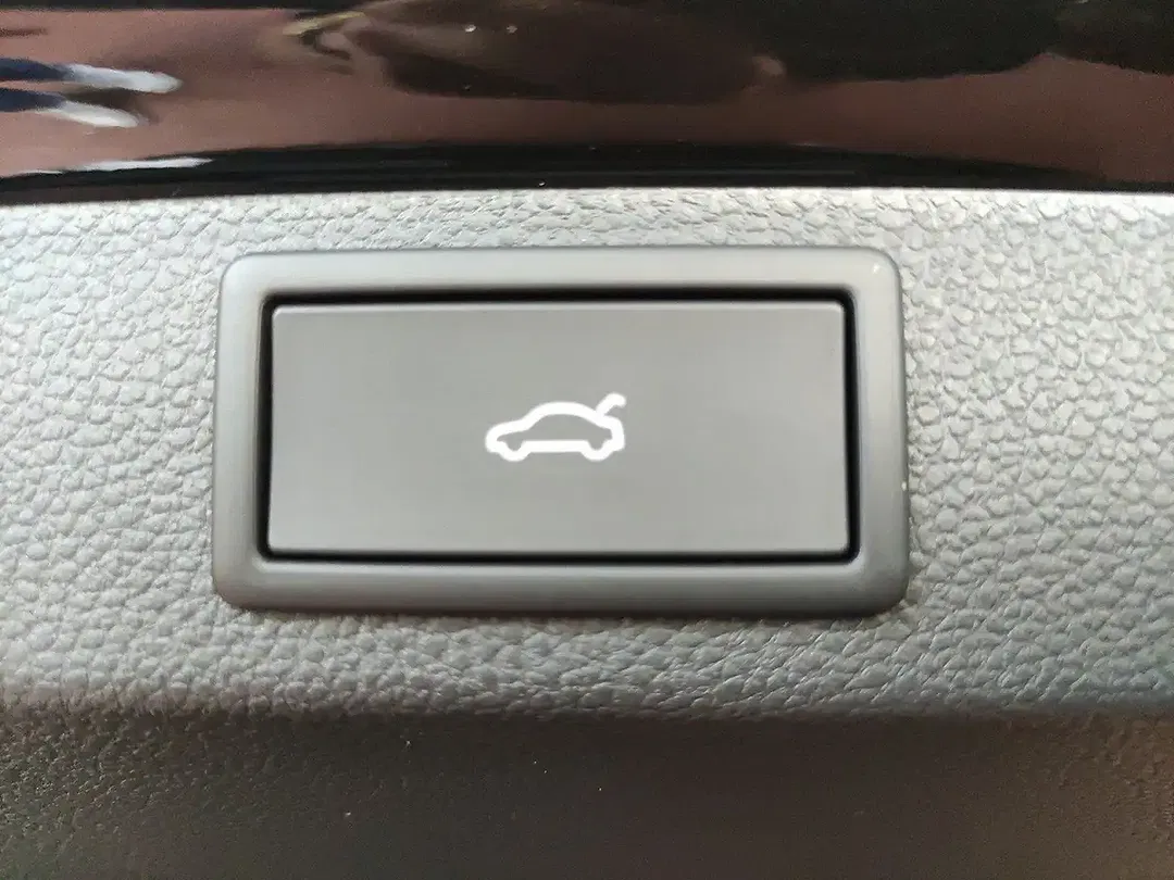 Skoda Karoq - Thumbnail 8