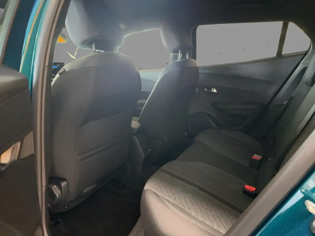 Peugeot 2008 - Thumbnail 8