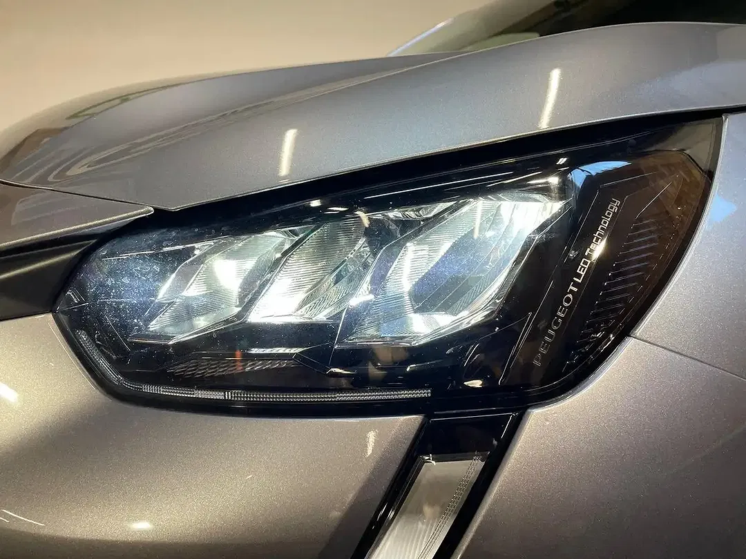 Peugeot 208 - Thumbnail 15