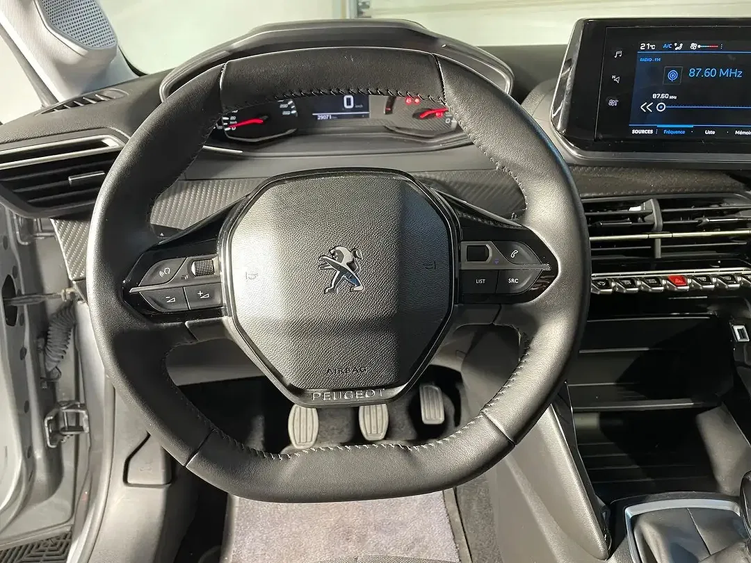 Peugeot 208 - Thumbnail 8