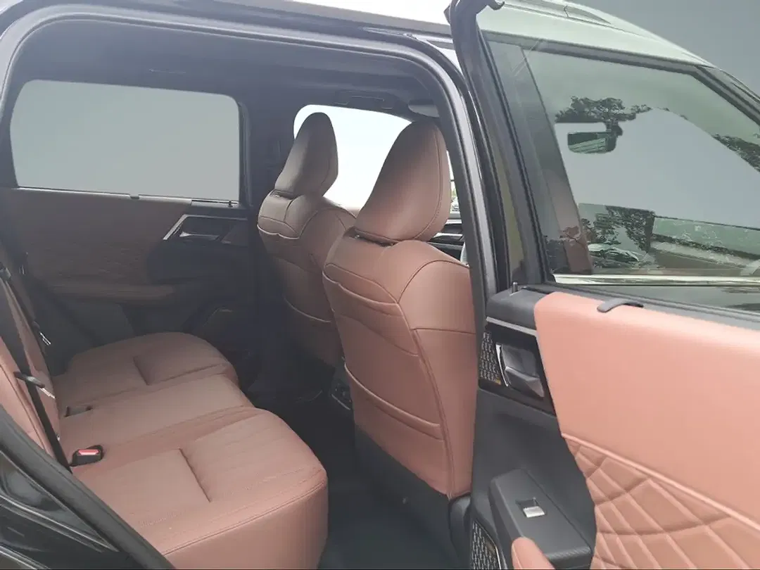 Mitsubishi Outlander - Thumbnail 10