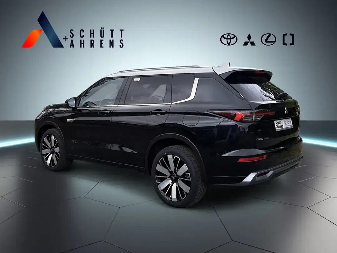 Mitsubishi Outlander - Thumbnail 4