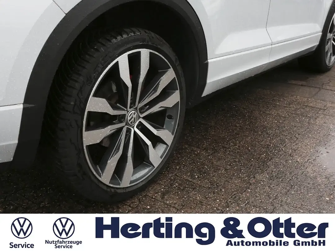 Volkswagen T-Roc - Thumbnail 5