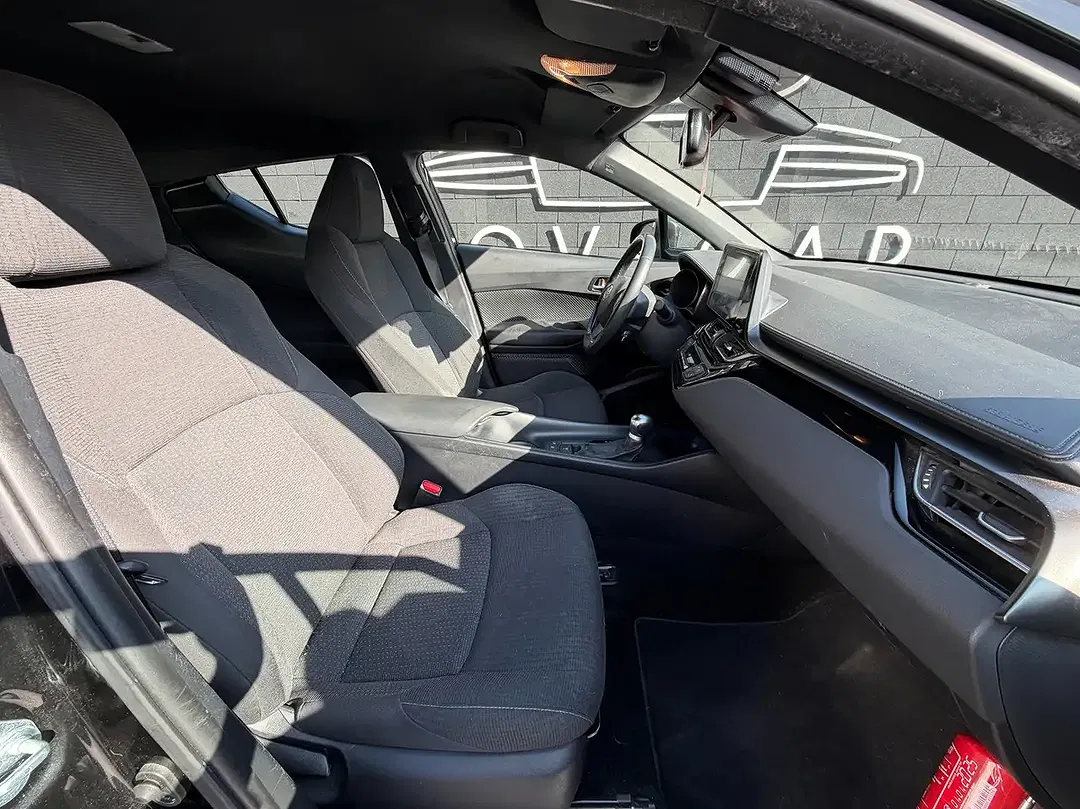 Toyota C-HR - Thumbnail 10