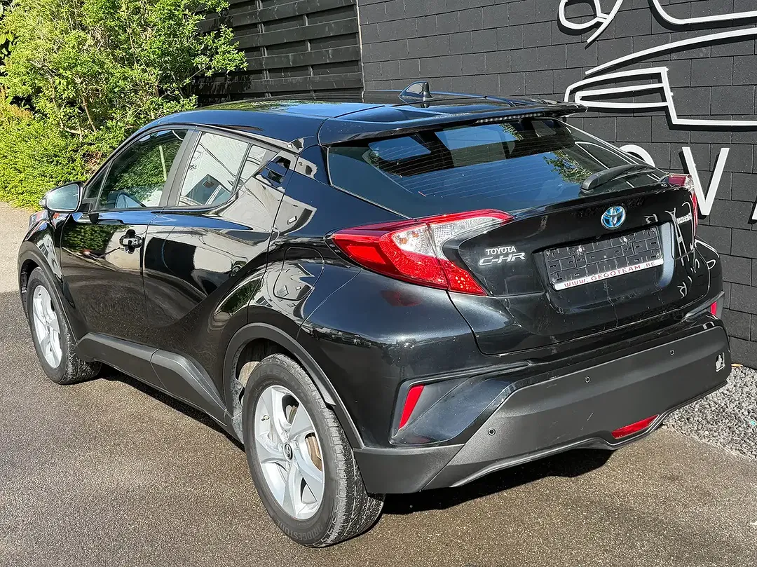 Toyota C-HR - Thumbnail 3