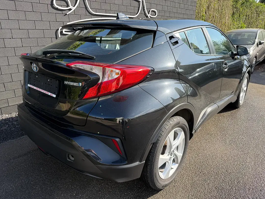 Toyota C-HR - Thumbnail 4