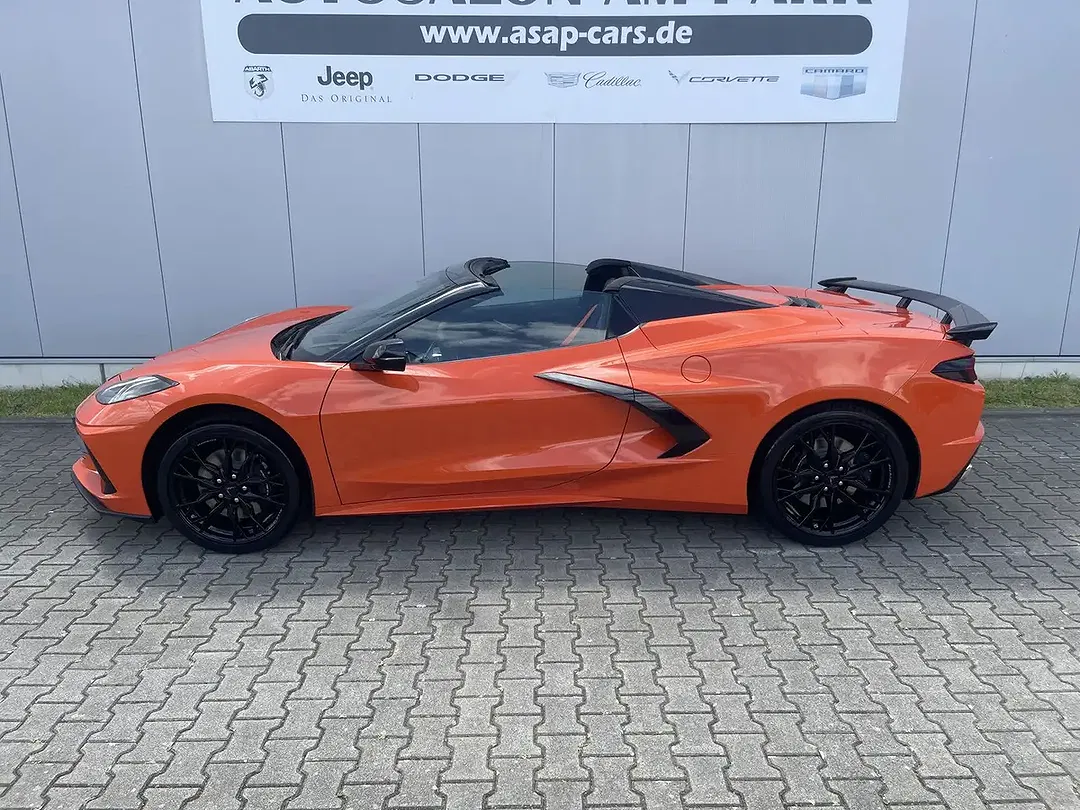 Corvette C8 - Thumbnail 3