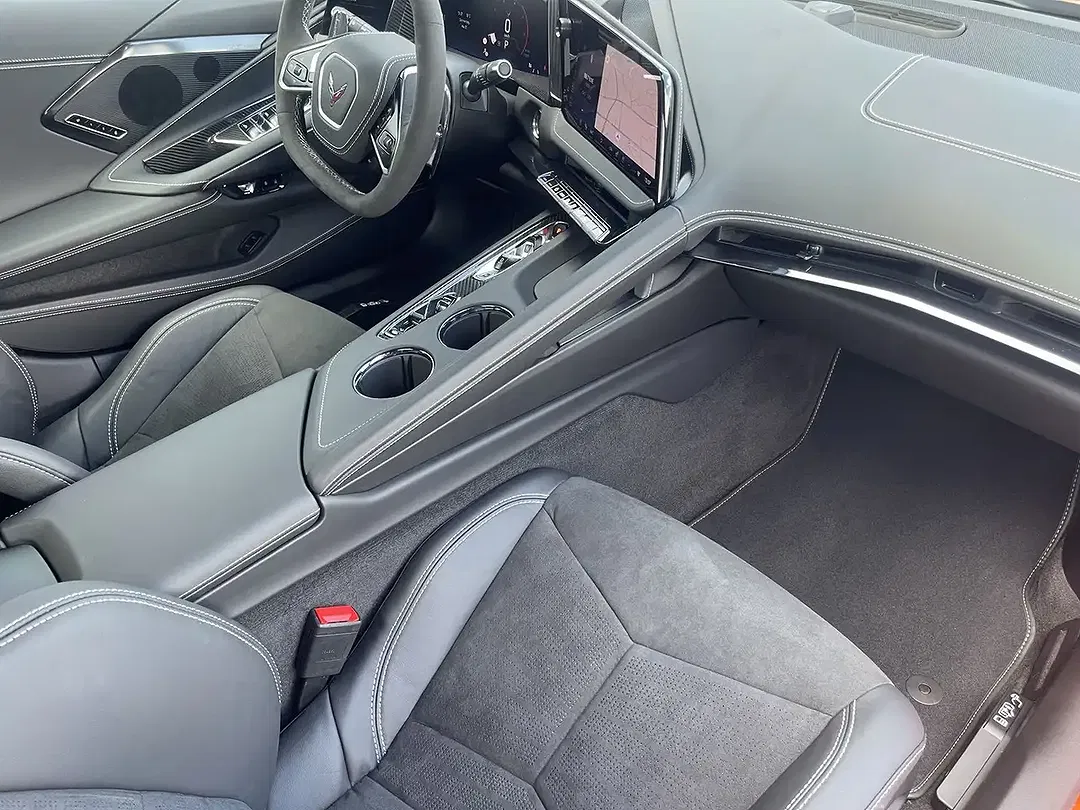 Corvette C8 - Thumbnail 9