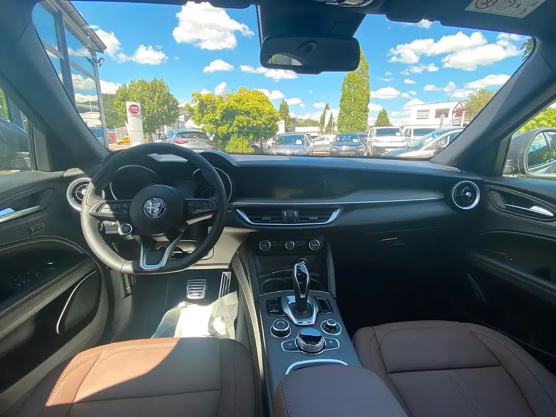 Alfa Romeo Stelvio - Thumbnail 10