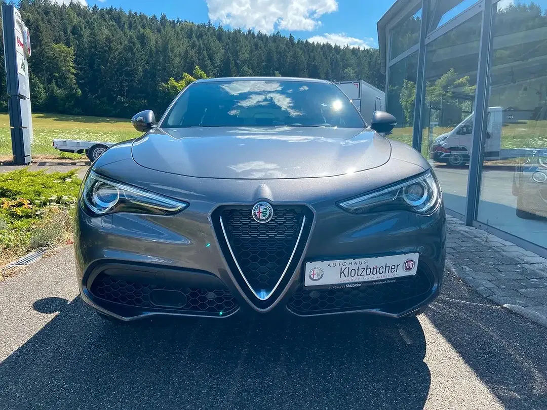 Alfa Romeo Stelvio - Thumbnail 5