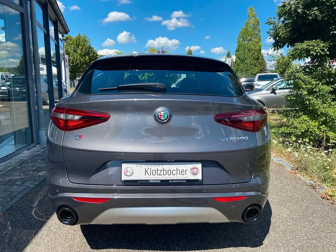 Alfa Romeo Stelvio - Thumbnail 6