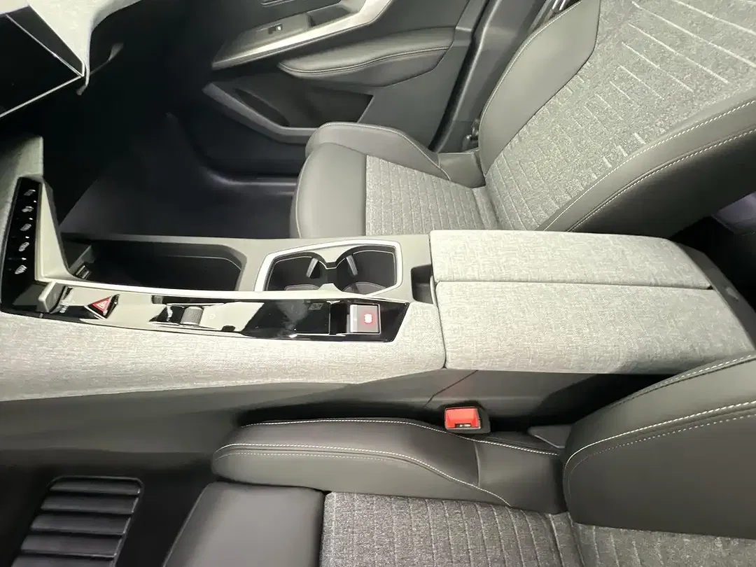 Peugeot 5008 - Thumbnail 14