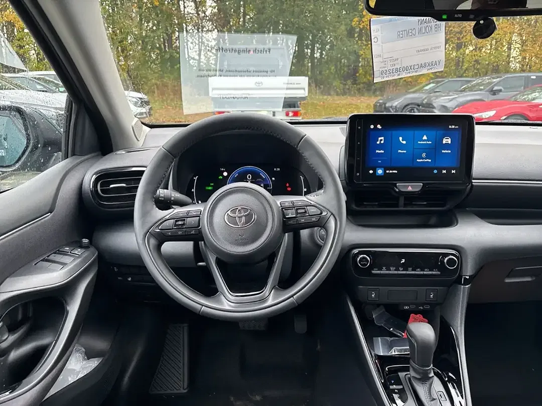Toyota Yaris - Thumbnail 13