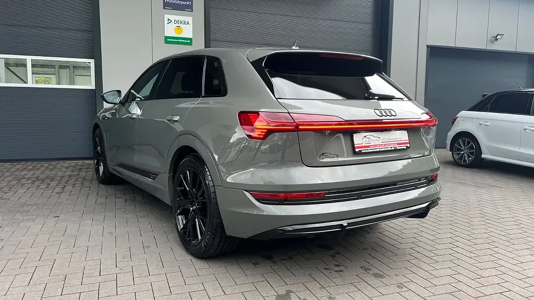 Audi e-tron - Thumbnail 11