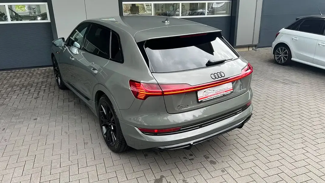 Audi e-tron - Thumbnail 12