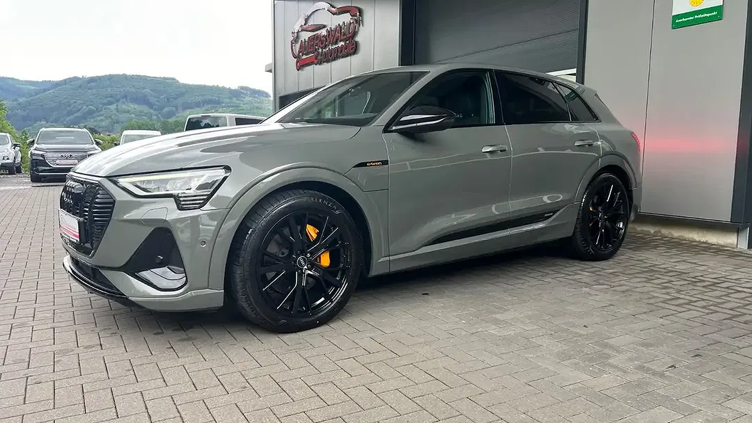 Audi e-tron - Thumbnail 3
