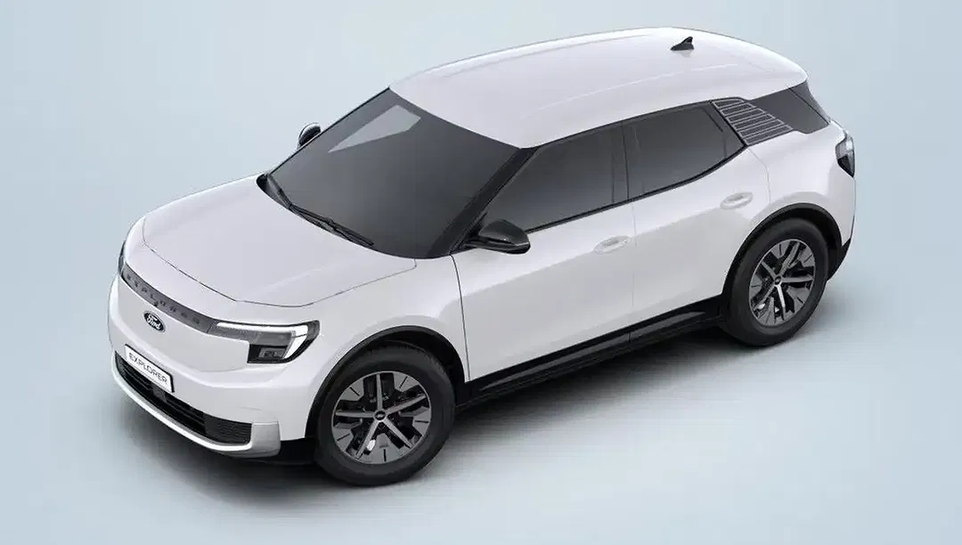 Ford Explorer - Thumbnail 3