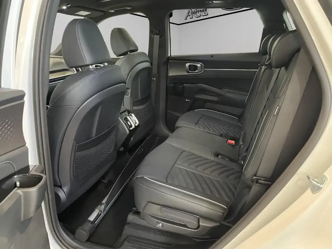 Kia Sorento - Thumbnail 10